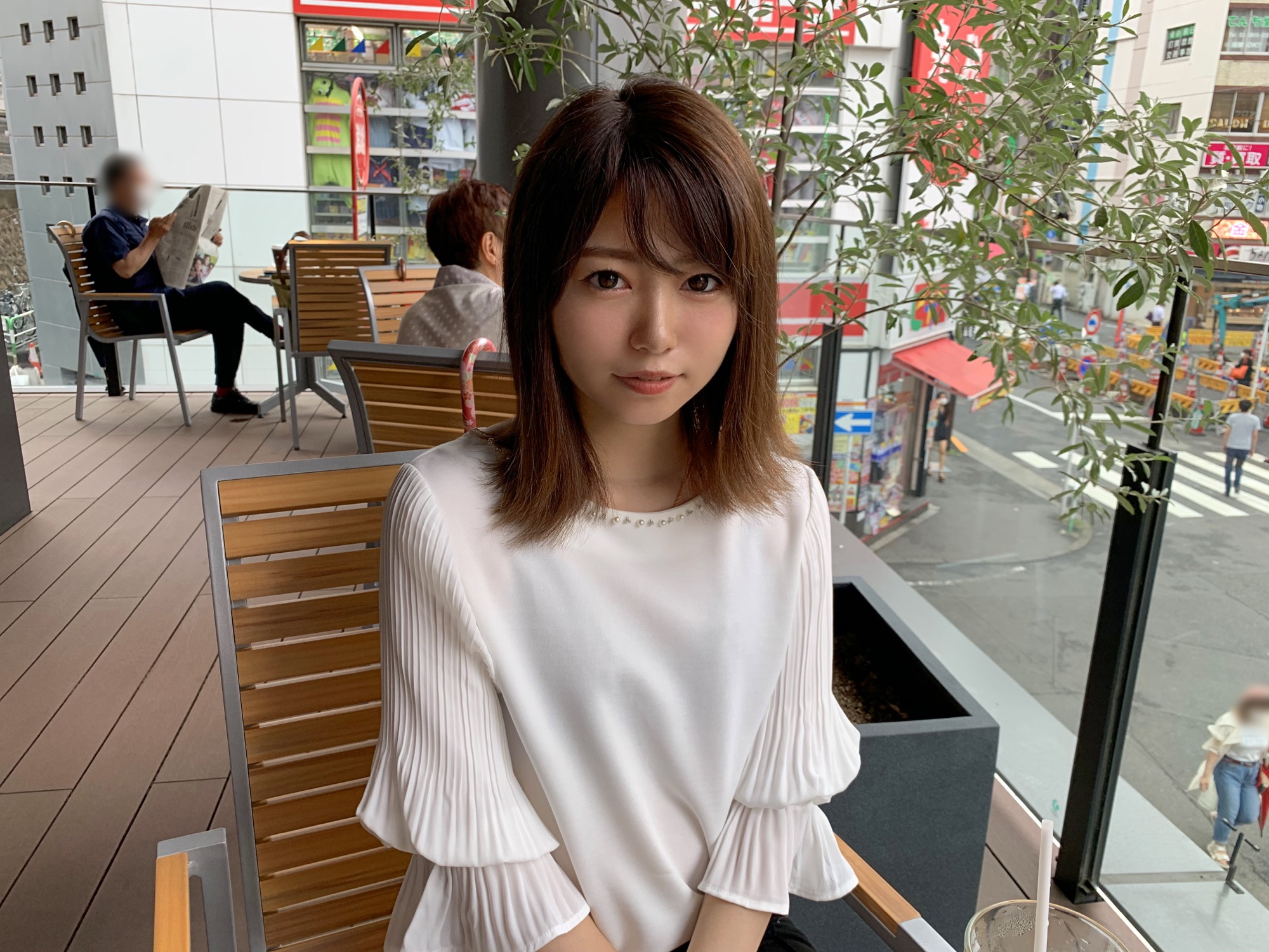 【おさけ大好き！保育士さん！】AV観ながらクリいじっちゃうちょっとエッチな保*さん！モネ(23)　T158 B80(B) W56 H83