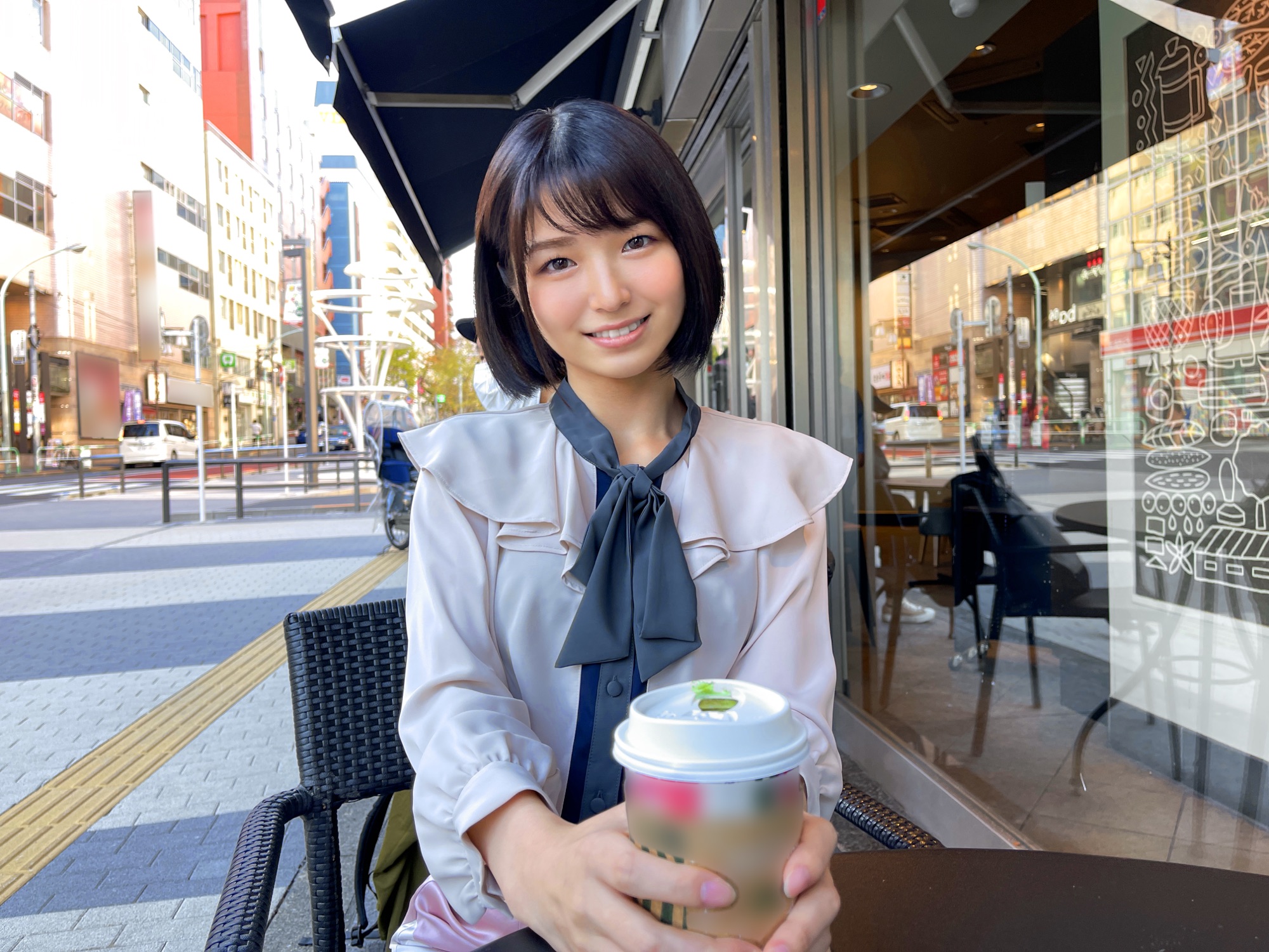 ★★★レビュー特典付き★★★【すらりとしたスレンダー＆小顔＆可愛さ100点！】絶妙な照れ加減＆どんどんエロに入り込んでいくこのギャップが最高！　すみれ(20)　T153 B85(C) W57 H85